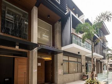 Smart 5BR | 4 Car Port Townhomes w/ Lift in Tomas Morato QC