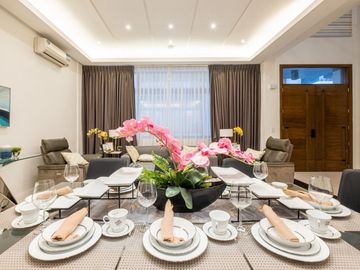 Smart 5BR | 4 Car Port Townhomes w/ Lift in Tomas Morato QC