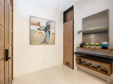 Smart 5BR | 4 Car Port Townhomes w/ Lift in Tomas Morato QC