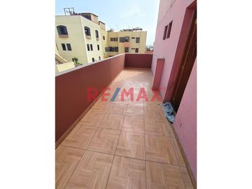 ¿Buscas un hogar espacioso, cómodo y en una ubicación privilegiada? 
En venta departamento dúplex más aires ubicado en Av. Javier Prado Este N° 6680,