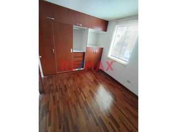 ¿Buscas un hogar espacioso, cómodo y en una ubicación privilegiada? 
En venta departamento dúplex más aires ubicado en Av. Javier Prado Este N° 6680,