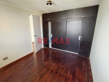 ¿Buscas un hogar espacioso, cómodo y en una ubicación privilegiada? 
En venta departamento dúplex más aires ubicado en Av. Javier Prado Este N° 6680,