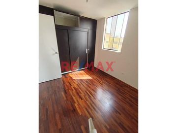 ¿Buscas un hogar espacioso, cómodo y en una ubicación privilegiada? 
En venta departamento dúplex más aires ubicado en Av. Javier Prado Este N° 6680,