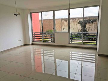 Departamento de venta en La Romareda, ave Terminal Terrestre Pascuales.