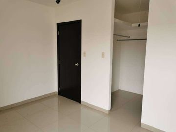 Departamento de venta en La Romareda, ave Terminal Terrestre Pascuales.
