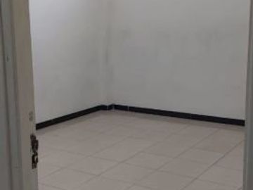 Rumah sewa dekat pusat kota Semarang Barat.Bisa untuk kantor