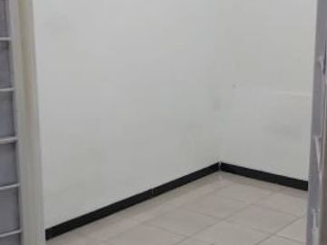 Rumah sewa dekat pusat kota Semarang Barat.Bisa untuk kantor