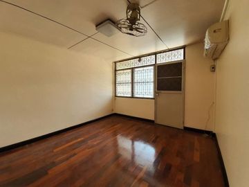 Sale 2 storey townhouse 31.6 Sq.