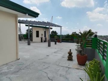 Condominium Unit with 2 Bedroom for Sale in Friendship A.C