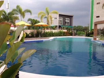 Condominium Unit with 2 Bedroom for Sale in Friendship A.C