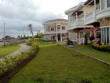 LEASE TO OWN PURCHASE 2-Bedrooms Townhouse For Sale in Fonti di Versailles