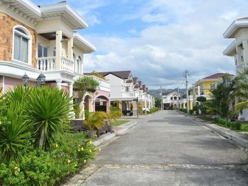 LEASE TO OWN PURCHASE 2-Bedrooms Townhouse For Sale in Fonti di Versailles