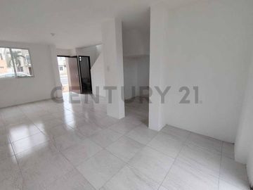 Venta Casa de Estreno en Urbanización Ciudad Olimpo, Vía a la Costa ElsM