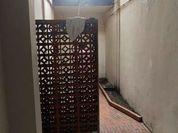 DIJUAL RUMAH 2 LANTAI DAN STRATEGIS DI BEJI DEPOK