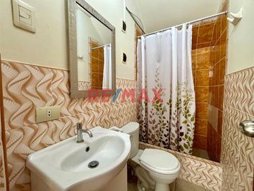 ✨ ¡OPORTUNIDAD ÚNICA EN HUANCHACO! ✨

📍 Ubicación Privilegiada: A una cuadra del malecón de Huanchaco

Descubre el hogar de tus sueños en este enc