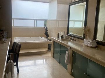 RESIDENCIA EN VENTA EN SAN CARLOS METEPEC