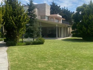 RESIDENCIA EN VENTA EN SAN CARLOS METEPEC