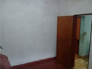 CASA EN BARRIO SAN CARLOS. CASANOVA