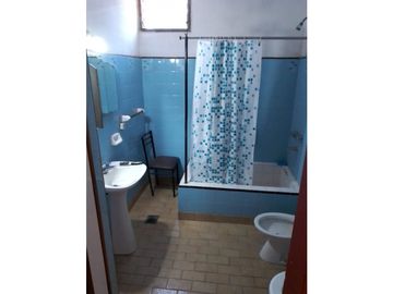 CASA EN BARRIO SAN CARLOS. CASANOVA
