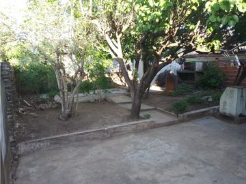 CASA EN BARRIO SAN CARLOS. CASANOVA