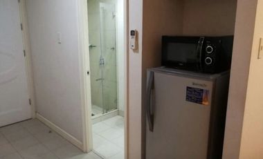 Condominium 1 Bedroom: 1BR Condo For Sale in One Rockwell East Tower Rockwell Makati City