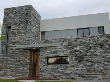 Casa en Venta en El Cantón, Escobar, G.B.A. Zona Norte, Argentina