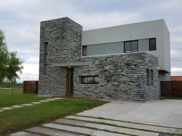 Casa en Venta en El Cantón, Escobar, G.B.A. Zona Norte, Argentina