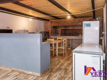 Oportunidad Venta 5 Departamentos + Salon De Fiesta Ideal