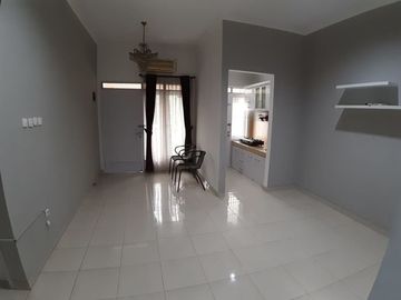 DIJUAL RUMAH MINIMALIS 2LT, SEMI FURNISH, CLUSTER EXECUTIVE DI TANAH BARU