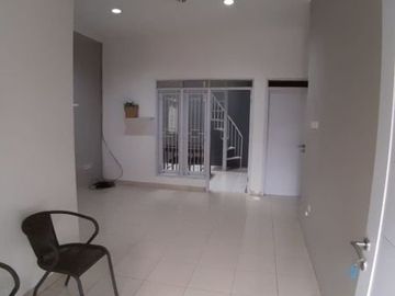 DIJUAL RUMAH MINIMALIS 2LT, SEMI FURNISH, CLUSTER EXECUTIVE DI TANAH BARU