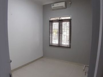 DIJUAL RUMAH MINIMALIS 2LT, SEMI FURNISH, CLUSTER EXECUTIVE DI TANAH BARU