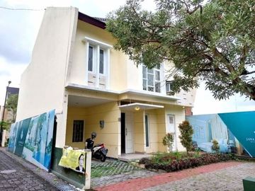 Rumah Mewah dan Strategis di Awana Townhouse