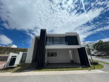 CASA EN VENTA EN LA VISTA SLP