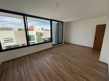 CASA EN VENTA EN LA VISTA SLP