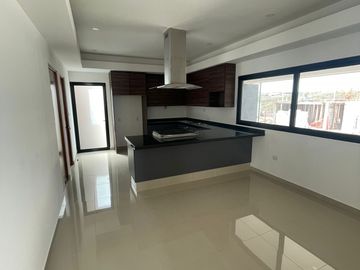 CASA EN VENTA EN LA VISTA SLP