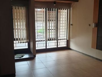 Rumah minimalis luas siap huni Cipinang