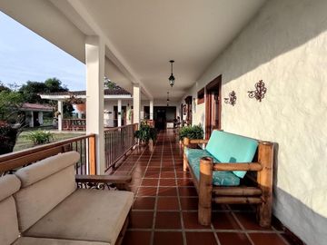 finca en venta en corregimiento santa elena. Cod V16144