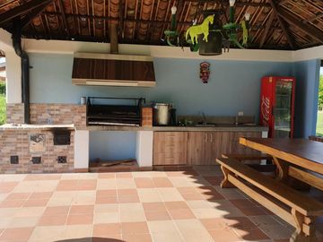 finca en venta en corregimiento santa elena. Cod V16144