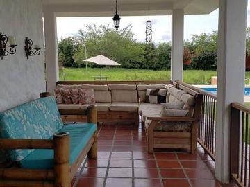 finca en venta en corregimiento santa elena. Cod V16144