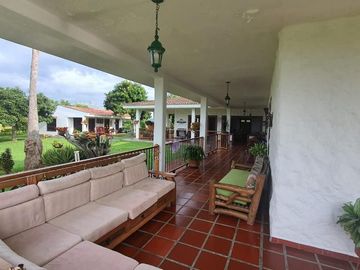 finca en venta en corregimiento santa elena. Cod V16144