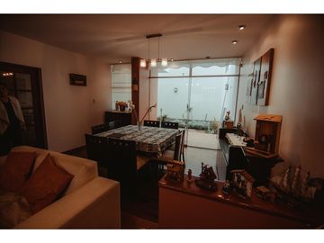 VENDO LINDA CASA EN URB EL GOLF CON VISTA  A CANCHA DE GOLF