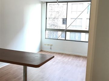 Departamento en arriendo de 1 dorm. metro San Ana