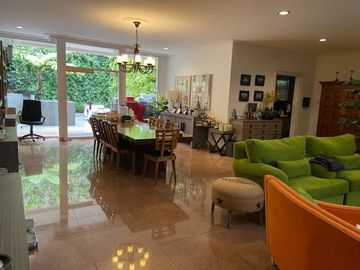 8 Bedroom House for sale