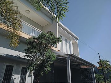 DIJUAL RUMAH MODERN 7 KAMAR LUAS DI DENPASAR SELATAN