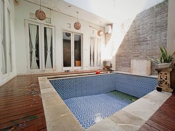 DIJUAL RUMAH MODERN 7 KAMAR LUAS DI DENPASAR SELATAN