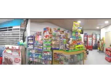 ¡Se Vende casa con negocio en el Barrio Santa Isabel!