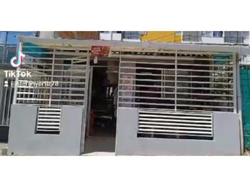 ¡Se Vende casa con negocio en el Barrio Santa Isabel!