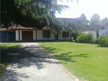 IMPORTANTE Y HERMOSA CASA CLSICA EN BENAVIDEZ