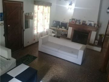 IMPORTANTE Y HERMOSA CASA CLSICA EN BENAVIDEZ