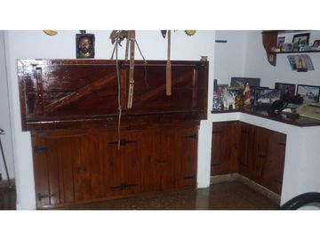 IMPORTANTE Y HERMOSA CASA CLSICA EN BENAVIDEZ